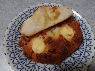 「第一パン 温めてもおいしい塩バターチーズパン」のクチコミ画像 by しろねこエリーさん