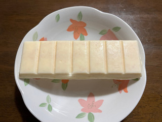 「森永製菓 白い板チョコアイス 箱70ml」のクチコミ画像 by ねこねこりんさん