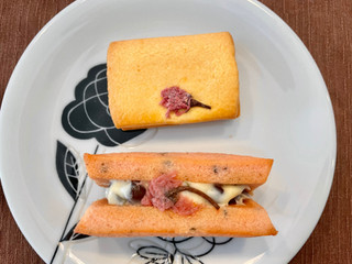 「無印良品 桜のクリームサンドクッキー 袋1個」のクチコミ画像 by やにゃさん