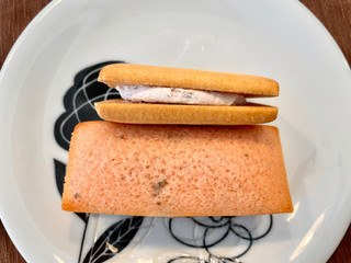 「無印良品 桜のクリームサンドクッキー 袋1個」のクチコミ画像 by やにゃさん
