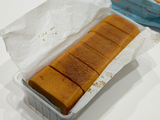 「カルディ クーベルチュールチョコレート 塩キャラメルケーキ」のクチコミ画像 by ばぶたろうさん
