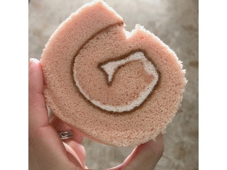 桜のロールケーキ