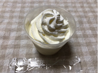 「セブン-イレブン ホイップクリームのミルクプリン」のクチコミ画像 by nagomi7さん