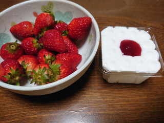 「オランジェ 魅惑の苺ショートケーキ カップ1個」のクチコミ画像 by ペリカさん