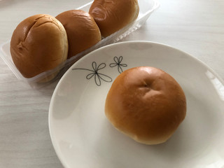 「ヤマザキ 薄皮 桜餅風味パン 袋4個」のクチコミ画像 by こつめかわうそさん