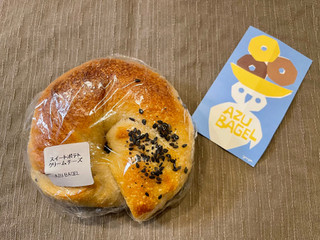 「AZU BAGEL スイートポテトクリームチーズ 1個」のクチコミ画像 by やにゃさん