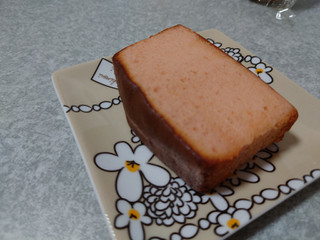 「ファミリーマート 桜のパウンドケーキ」のクチコミ画像 by しろねこエリーさん