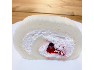 中評価】プレシア 苺ショートなロールケーキの感想・クチコミ・商品