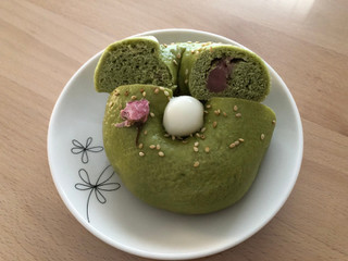 「Ano Bagle 抹茶もち桜あん ベーグル 一個」のクチコミ画像 by こつめかわうそさん