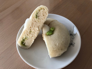 「Ano Bagle ずんだあん＆白玉クリームチーズ 一個」のクチコミ画像 by こつめかわうそさん