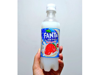 「コカ・コーラ ファンタ ヨーグルラッシュ まろやかいちご ペット380ml」のクチコミ画像 by 果季口さん