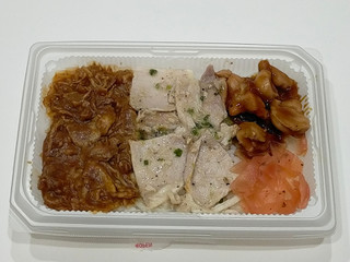 「セブン-イレブン 牛豚鶏の焼肉弁当 ピリ辛・塩・甘辛」のクチコミ画像 by ばぶたろうさん