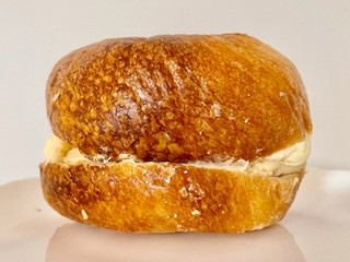 「ベーグルリコカフェ ヨーグルトクリームチーズ ・杏ジャム ・ロイヤルミルクティークリームチーズ 1個」のクチコミ画像 by やにゃさん