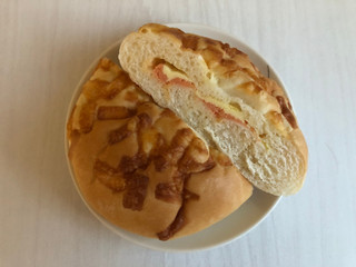 「第一パン ハートブレッドアンティークのとろのび明太チーズフランス 袋1個」のクチコミ画像 by こつめかわうそさん
