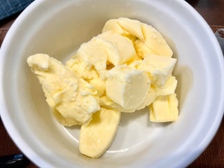 「シャトレーゼ まるかじりバー北海道発酵バター 60ml」のクチコミ画像 by やにゃさん