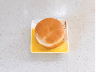 「神戸屋 しあわせ届けるクリームバナナくりぃむぱん 袋1個」のクチコミ画像 by むぎっこさん