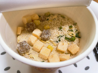 「日清食品 カップヌードル チーズバタークリーミーカレー カップ78g」のクチコミ画像 by ぺりちゃんさん