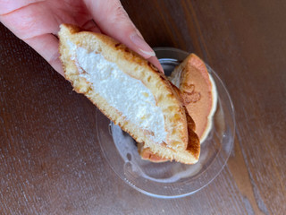 「ローソン Uchi Cafe’ × Milk どらもっち 味わいミルククリーム」のクチコミ画像 by chan-manaさん
