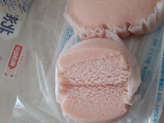 「日糧 北海道牛乳仕込みのいちご蒸しパン 袋4個」のクチコミ画像 by もこもこもっちさん