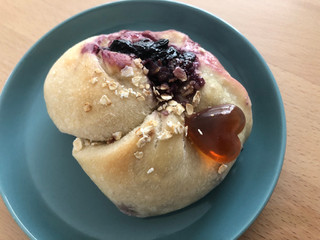 「maru bagel ブルーベリーレアチーズ 一個」のクチコミ画像 by こつめかわうそさん