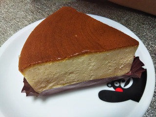 「シャトレーゼ なめらかスフレチーズケーキ」のクチコミ画像 by なんやかんやさん