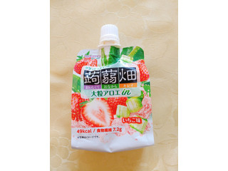 マンナンライフ 大粒アロエinクラッシュタイプの蒟蒻畑 いちご味