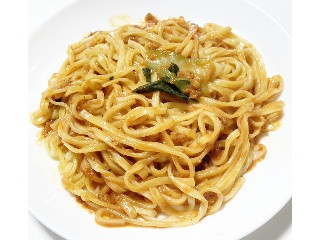 日清中華 汁なし担々麺 大盛り 発売10周年限定品