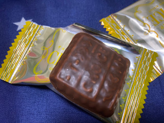 「森永製菓 チョコをまとった贅沢チョイス 箱101g」のクチコミ画像 by ちゅんちゅーーんさん