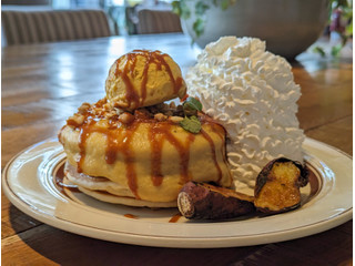 「EGGS ’N THINGS JAPAN EGGS ’N THINGS ／ エッグスンシングス スイートポテトと焼き芋のパンケーキ 1食」のクチコミ画像 by ばぶたろうさん