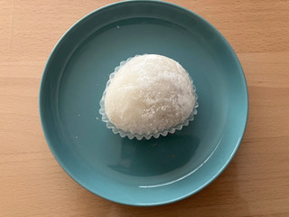 「ローソン Uchi Cafe’ おいもさんのお芋大福」のクチコミ画像 by こつめかわうそさん