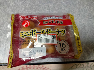 「ヤマザキ BAKE ONE ミニボールドーナツ 袋16個」のクチコミ画像 by かっぱねこさん