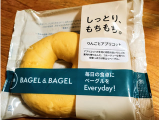 「BAGEL＆BAGEL ベーグル りんごとアプリコット 1個」のクチコミ画像 by ちーえび さん