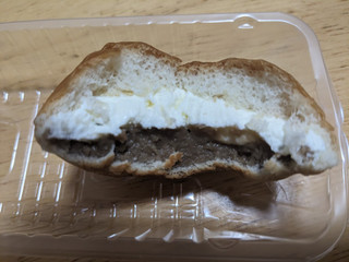 「ヤマザキ 薄皮 コーヒークリームパン キリマンジャロコーヒー 袋4個」のクチコミ画像 by ゅぃぽんさん