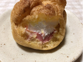 「オランジェ ひかえめに言ってクリーム多めのシュークリーム 淡雪いちご 袋1個」のクチコミ画像 by nagomi7さん