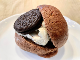 「maru bagel ココアクッキーのマリトッツォ 1個」のクチコミ画像 by やにゃさん