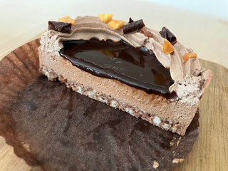 「スターバックス チョコレートクランブル ムースケーキ」のクチコミ画像 by こつめかわうそさん