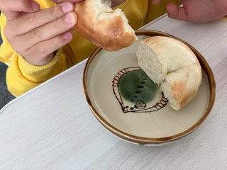 「ベーグルリコカフェ ラムレーズンクリームチーズ 一個」のクチコミ画像 by こつめかわうそさん