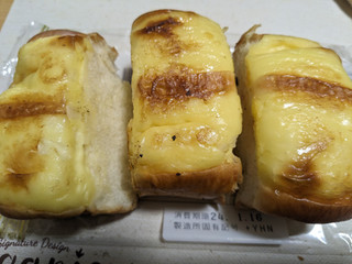 「ヤマザキ チーズクリームペストリー 袋1個」のクチコミ画像 by ゅぃぽんさん