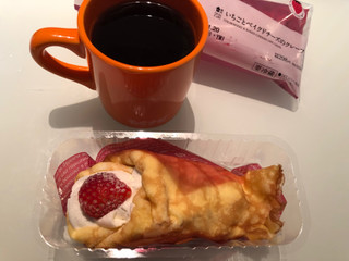 「ローソン Uchi Cafe’ いちごとベイクドチーズのクレープ」のクチコミ画像 by パン大好きさん
