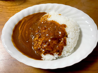 「ハウス ザ・ホテルカレー なめらかチーズが旨み深める 濃厚中辛 箱180g」のクチコミ画像 by ビールが一番さん