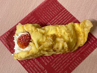 「ローソン Uchi Cafe’ いちごとベイクドチーズのクレープ」のクチコミ画像 by パン太郎さん
