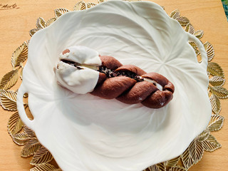 「ヤマザキ チョコツイストサンドドーナツ 袋1個」のクチコミ画像 by 舞舞舞さん