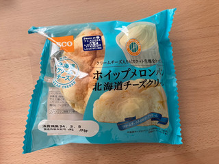 「Pasco ホイップメロンパン 北海道チーズクリーム 袋1個」のクチコミ画像 by こつめかわうそさん