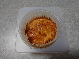 「ローソン Uchi Cafe’ バスチー バスク風チーズケーキ」のクチコミ画像 by しろねこエリーさん