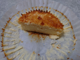 「ローソン Uchi Cafe’ バスチー バスク風チーズケーキ」のクチコミ画像 by しろねこエリーさん