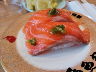 魚魚丸 厚切り生サーモン