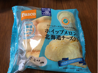 「Pasco ホイップメロンパン 北海道チーズクリーム 袋1個」のクチコミ画像 by nagomi7さん