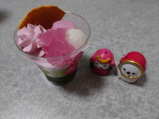 「セブン-イレブン 桜と宇治抹茶のパフェ」のクチコミ画像 by しろねこエリーさん