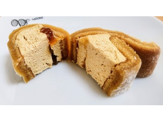 Uchi Cafe’ × 桔梗屋 お餅で巻いたもち食感ロール