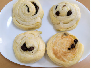 「ヤマザキ BAKE ONE もっちパン レーズン 袋4個」のクチコミ画像 by はるなつひさん